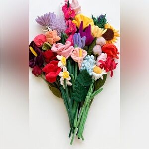 CJ Hendry NYC Flower Market 2.0 Plush Flower Bouquet full set